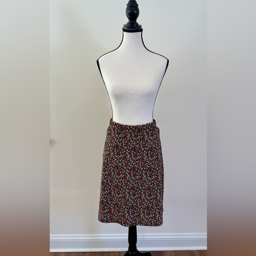 Like New Floral Skirt